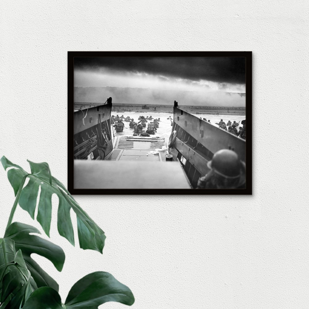 Wee Blue Coo WWII D Day Sargent Into Jaws of Death Landing Normandy Framed Wall Art Print 30 x 41cm Image 3