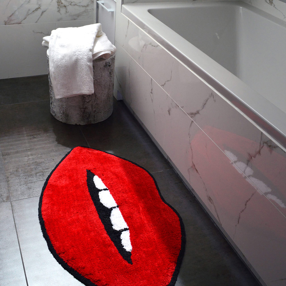 Mooky Mats Red Lips Shaped Bath Mat 50 x 90cm Image 3