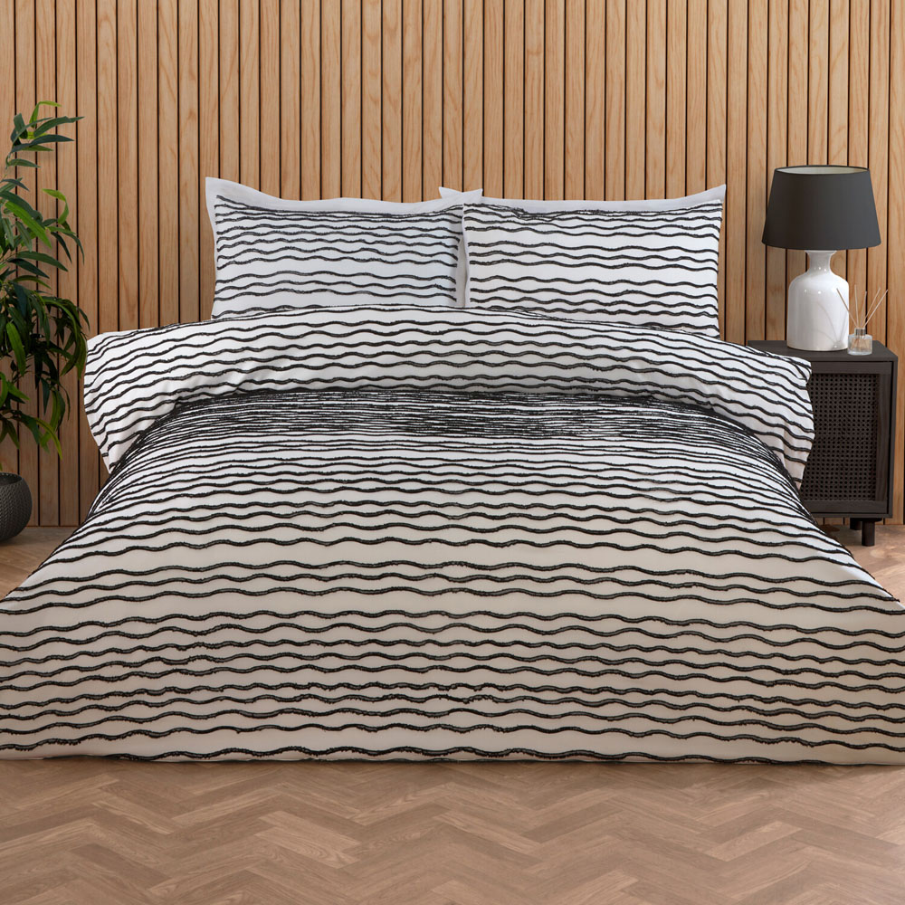 Marina Tufted Duvet Set Black Superking Image 1