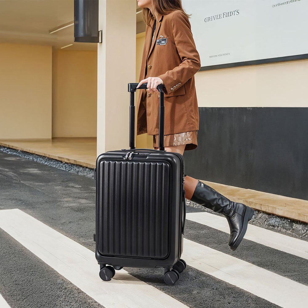 H&O Direct Black 23 inch Front Pocket Suitcase with USB Port Image 5