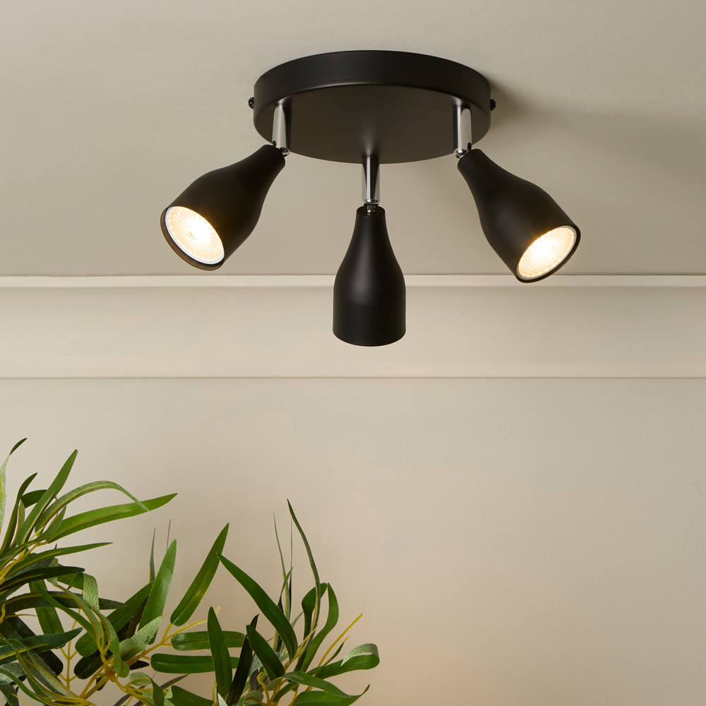 Lighting Collection Colby 3 Light Black Spotlight Image 2