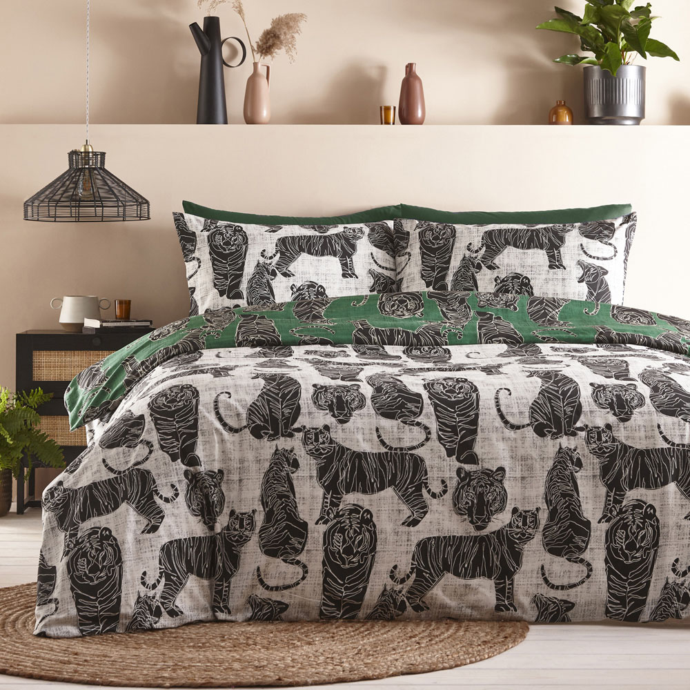 furn. Wildcat Super King Jungle Green Duvet Set Image 4