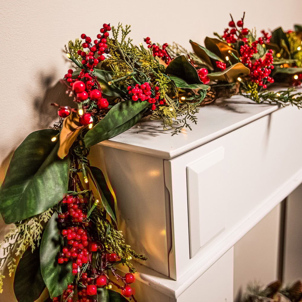 The Christmas Centre 100 Warm White LED Pre-Lit Magnolia Berry Garland 180cm Image 2