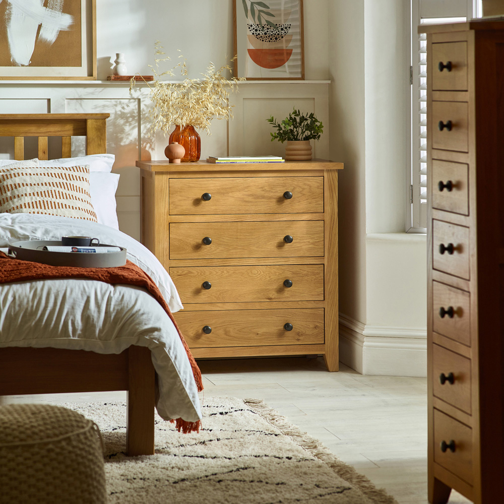 Julian Bowen Marlborough 4 Drawer White Oak Chest of Drawers Image 6