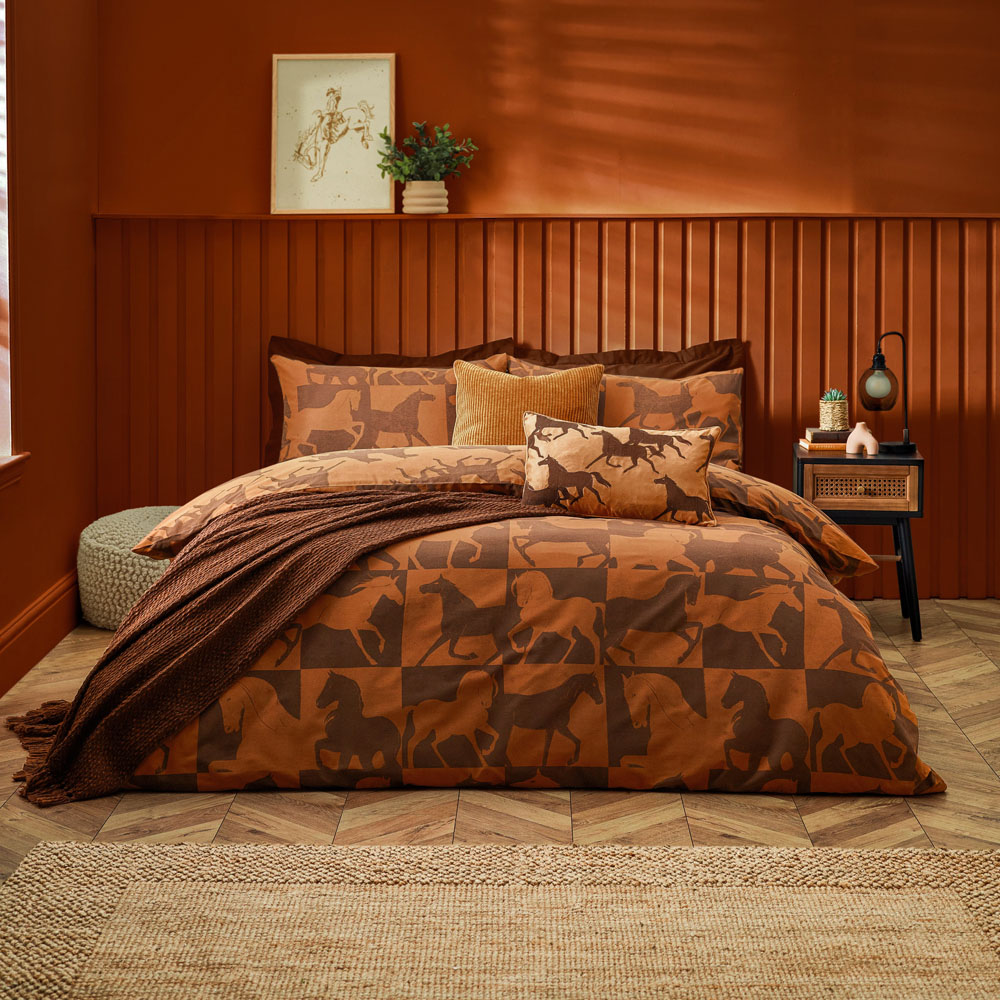 furn. Herve Super King Size Tan Reversible Duvet Set Image 4