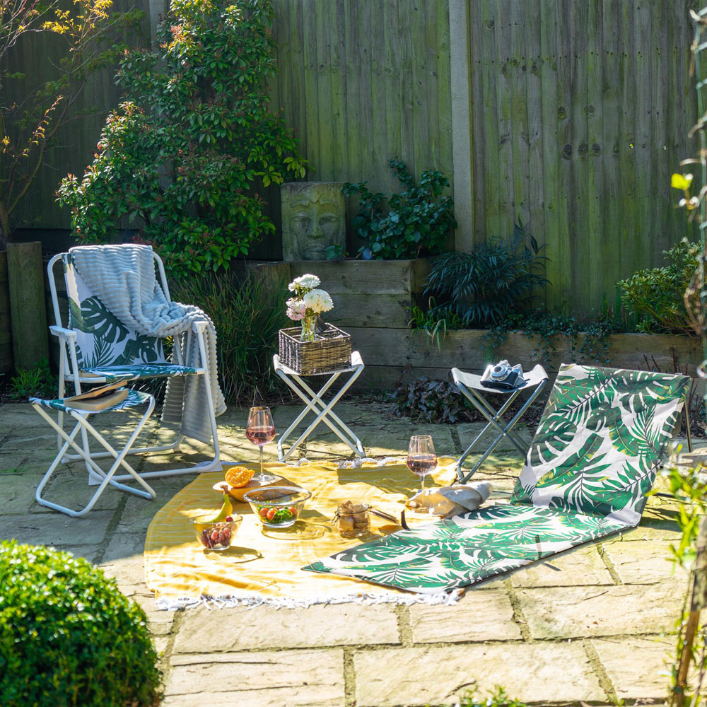 Harbour Housewares Set of 2 Banana Leaf Folding Beach Lounger Image 3