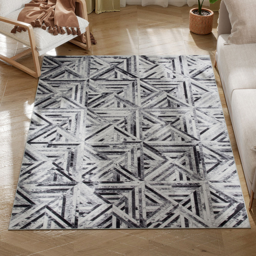 HOMCOM Black Triangle Pattern Non Slip Rug 120 x 170cm Image 4