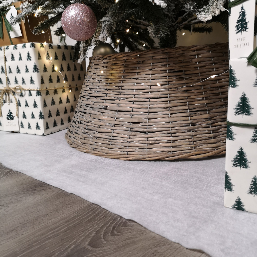 Samuel Alexander Soft White Artificial Snow Blanket Decoration Image 4