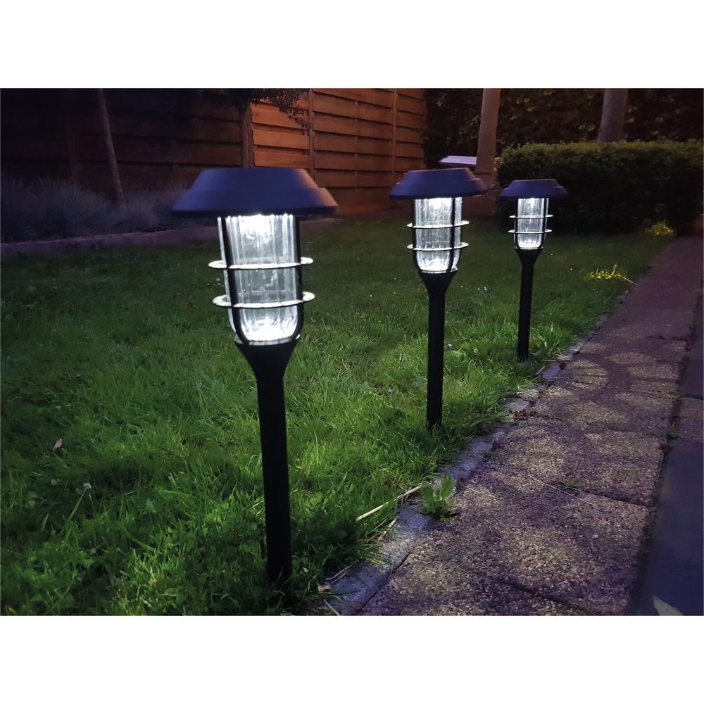 Luxform Solar Powered LED Le Mans Stake Light 4 Pack Image 4