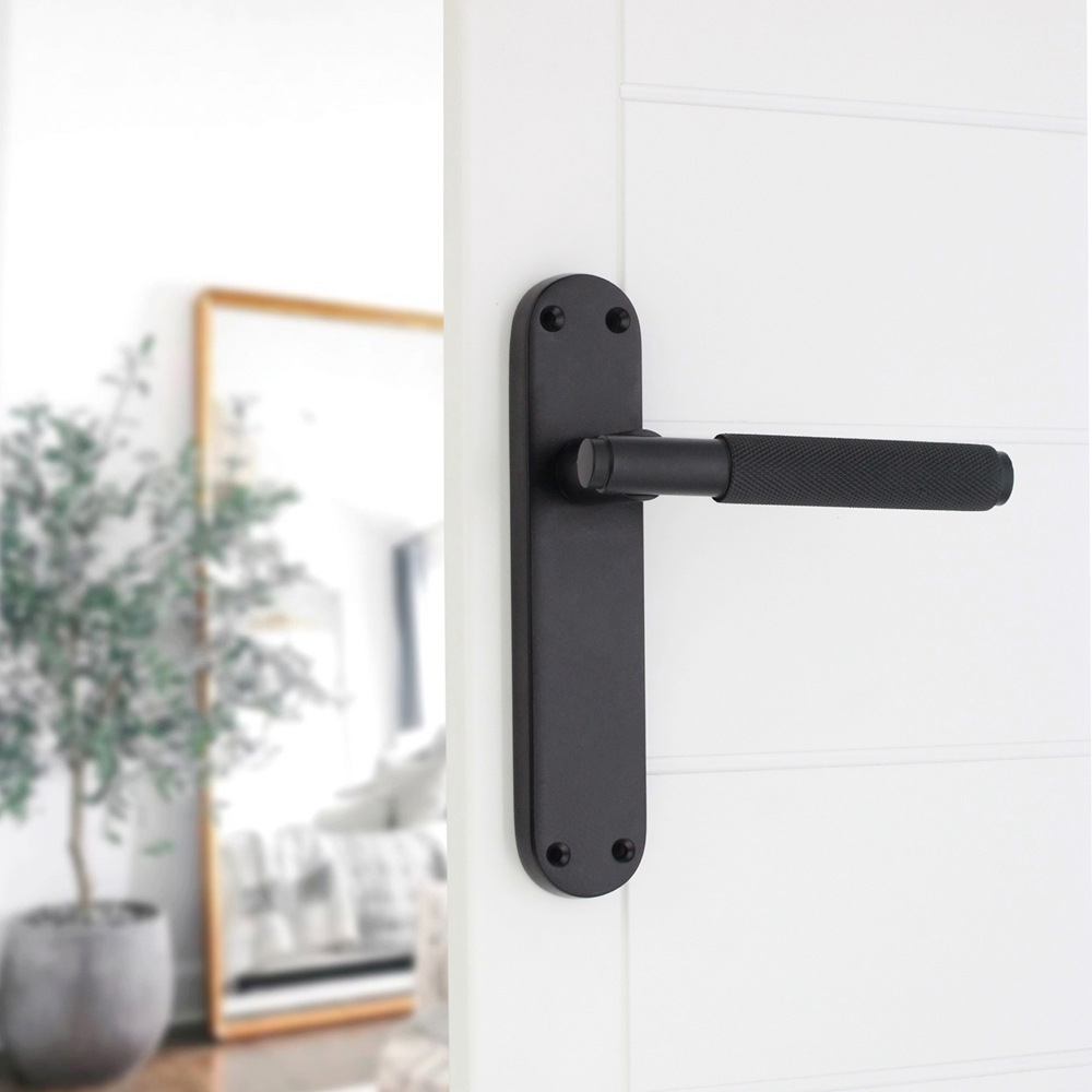Spira Brass Connaught Matt Black Knurled Lever Door Handle with Latch Backplate 2 Pack Image 2