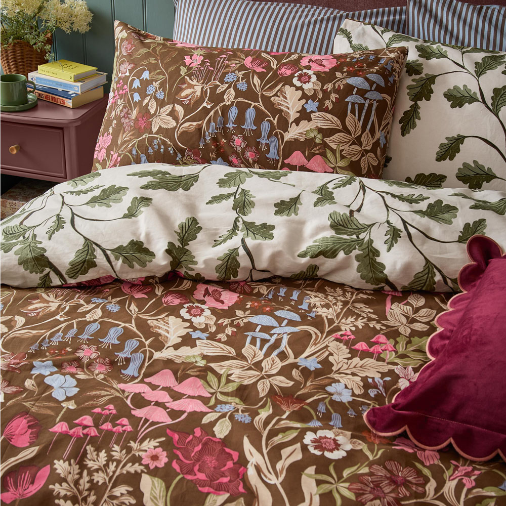 Furn Christmas Forest Bloom King Size Chocolate Reversible Duvet Cover Set Image 3