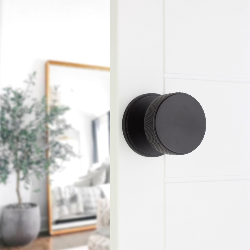 Spira Brass Matt Black Connaught Knurled Mortice Door Knob 2 Pack Image 2