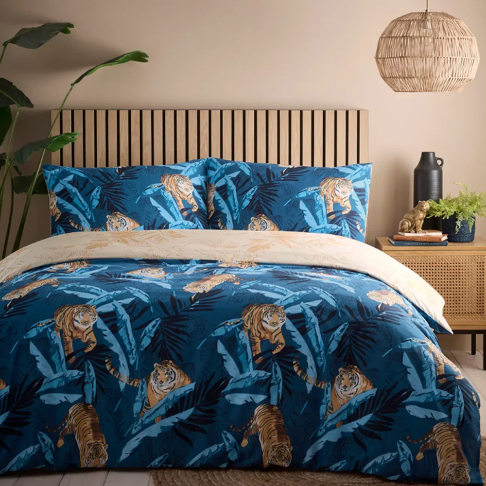 Charlotte Thomas Super King Size Navy Tiger Reversible Duvet Cover Set Image