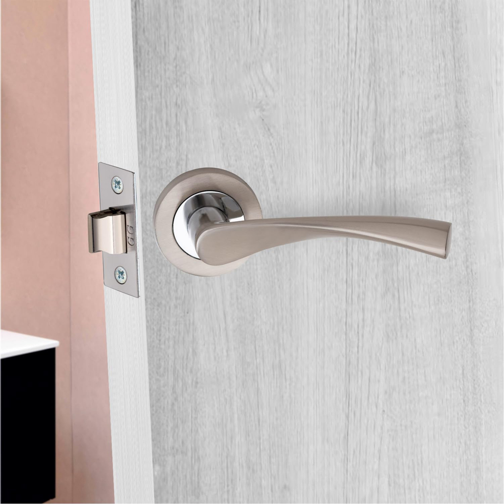 Golden Grace Duo Chrome Astrid Door Handle Set with Tubular Latch 52mm Image 2