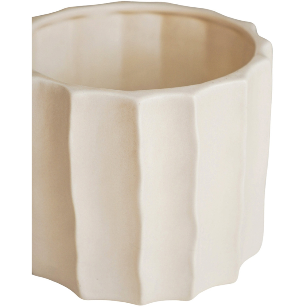 Ivyline Kew Cream Ceramic Organic Ripple Bone Matt Satin Glaze Indoor Planter 22cm Image 3