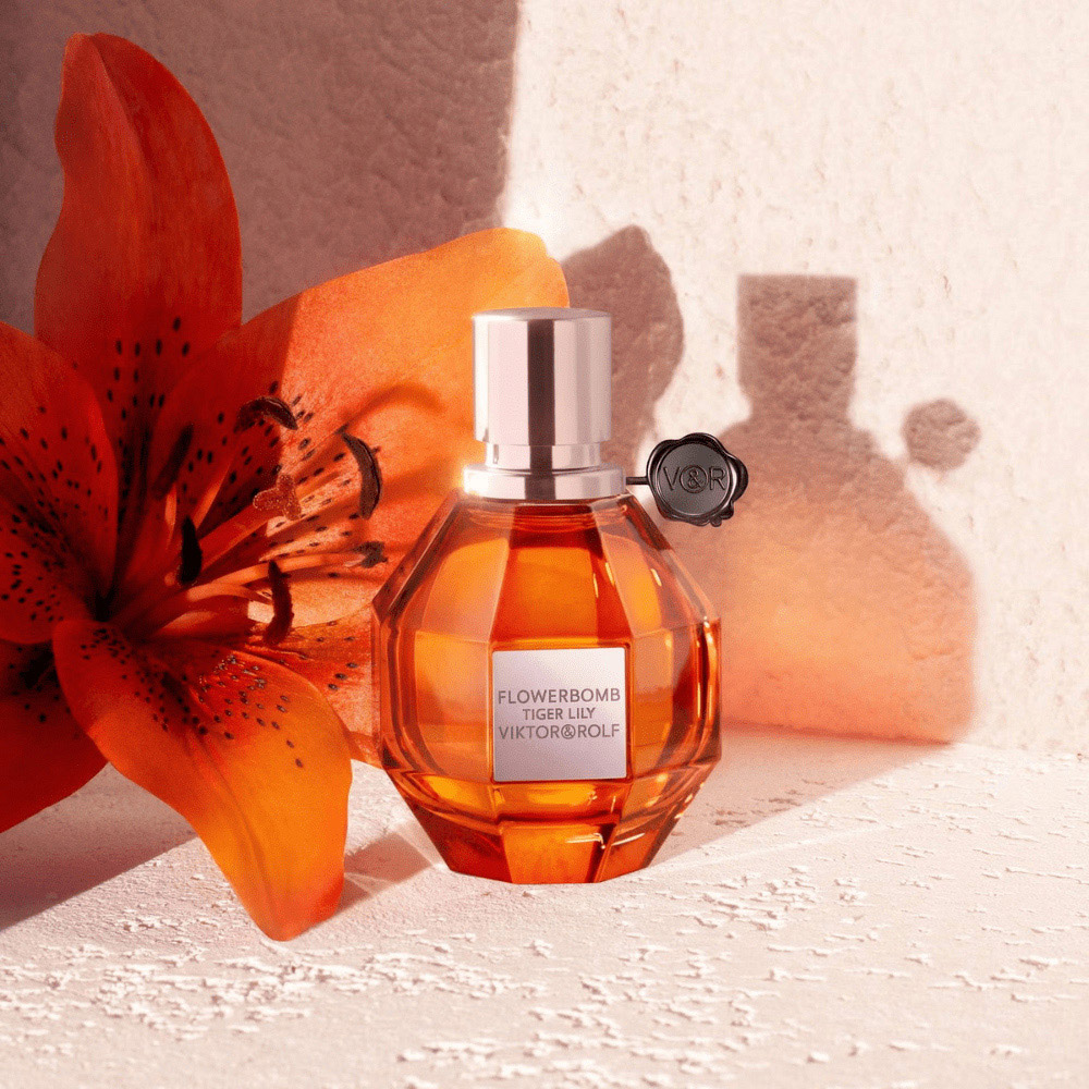 Viktor & Rolf Flowerbomb Tiger Lily Women Eau De Parfum Spray 50ml Image 2