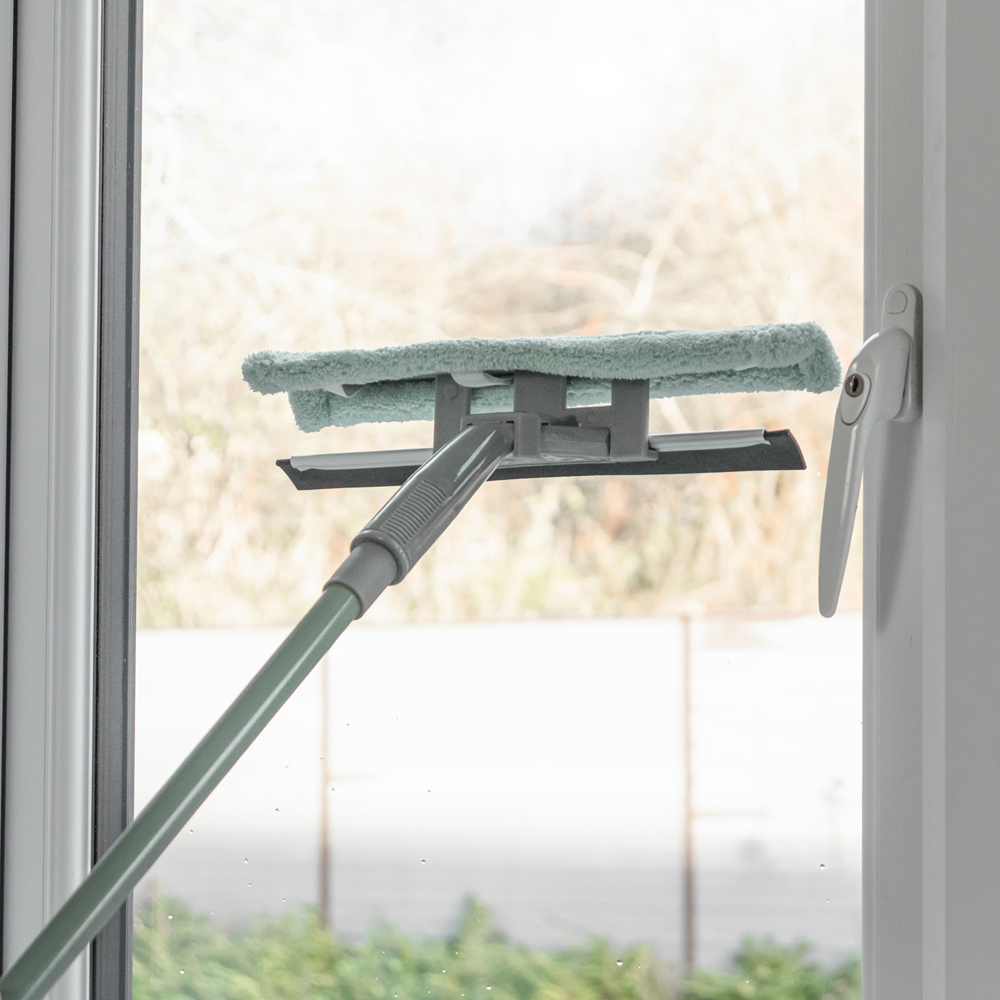 JVL Cleaning 3-in-1 Green Extendable Microfibre Window Cleaner Image 2