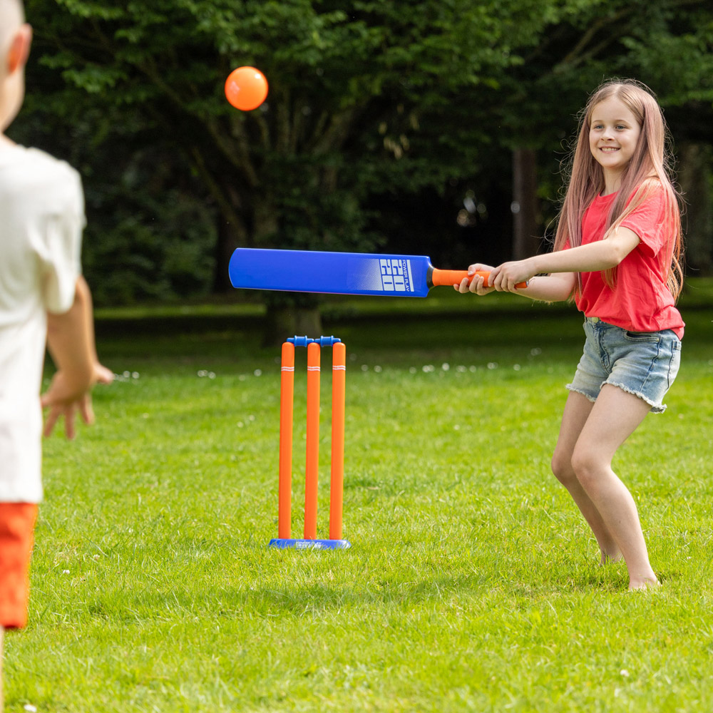 Toyrific Power Play Size 3 Blue Plastic Cricket Set Image 2