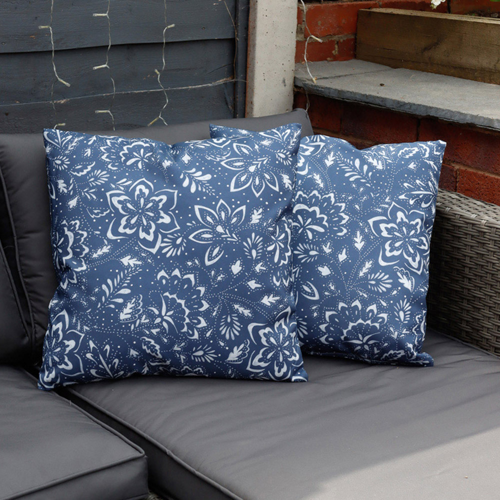 Streetwize Blue Hampton Outdoor Scatter Cushion 4 Pack Image 2