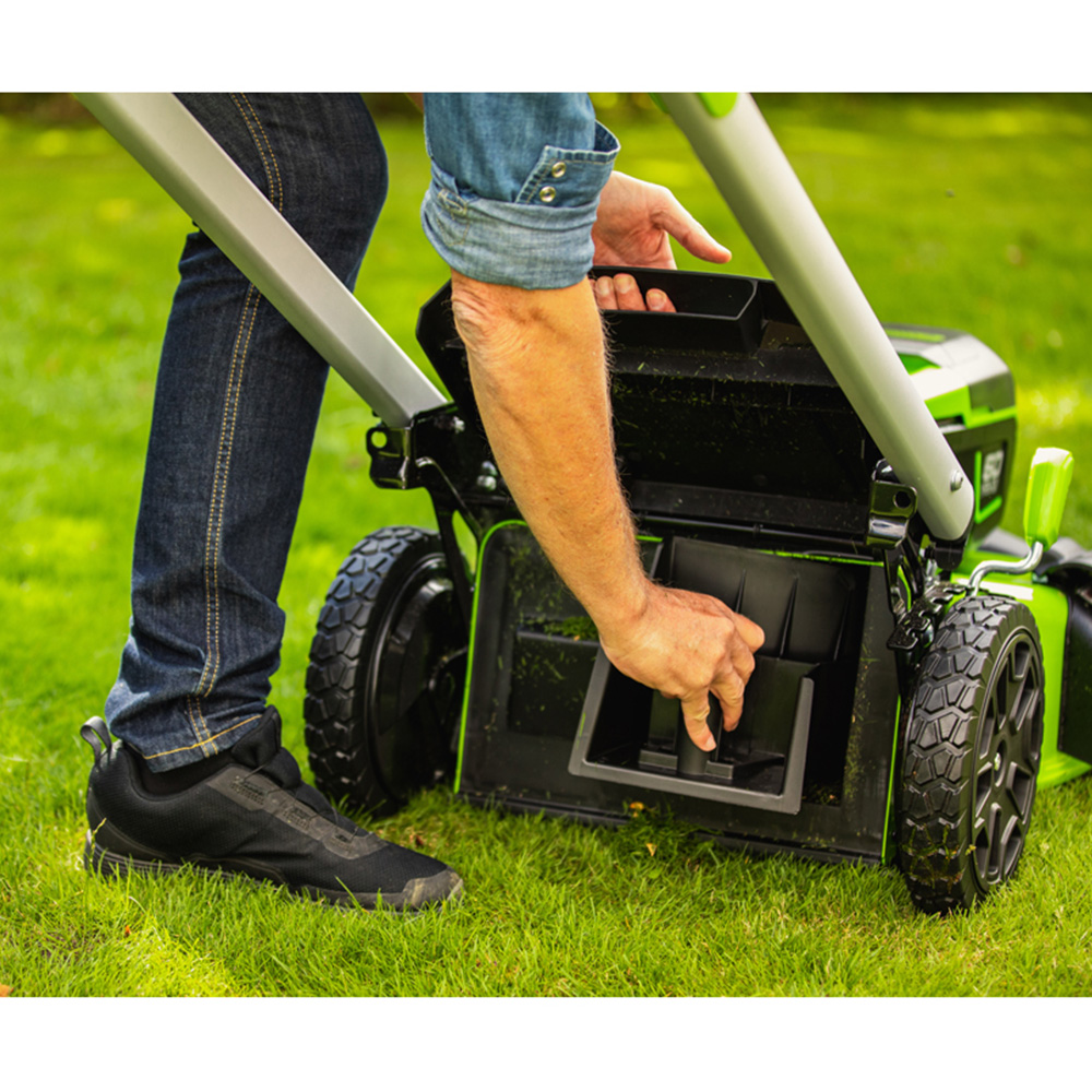 Greenworks GWGD60LM46SPK4 60V Self Propelled 46cm Cordless Lawn Mower with Battery and Charger Image 9