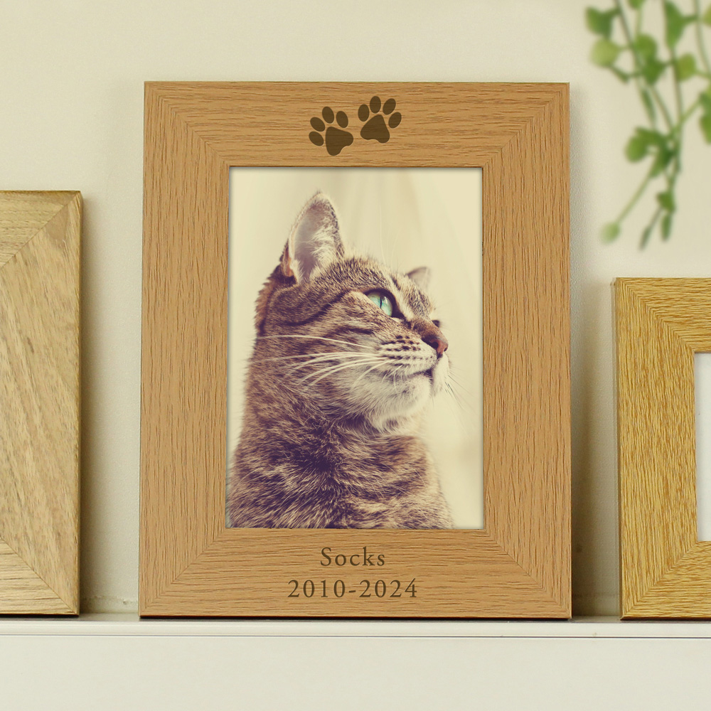 Personalised Memento Paw Prints Oak Finish Photo Frame 5 x 7 inch Image 2