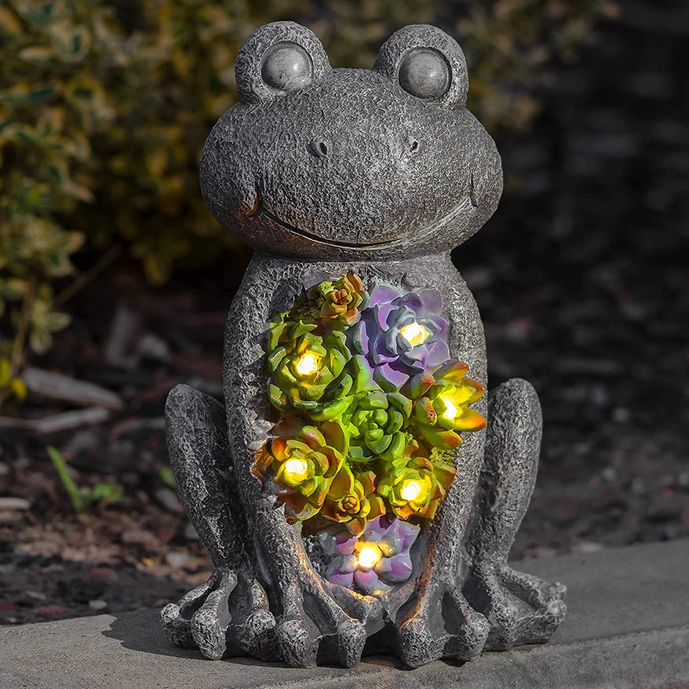 wilko Garden Frog Statue with Solar Lights Image 4