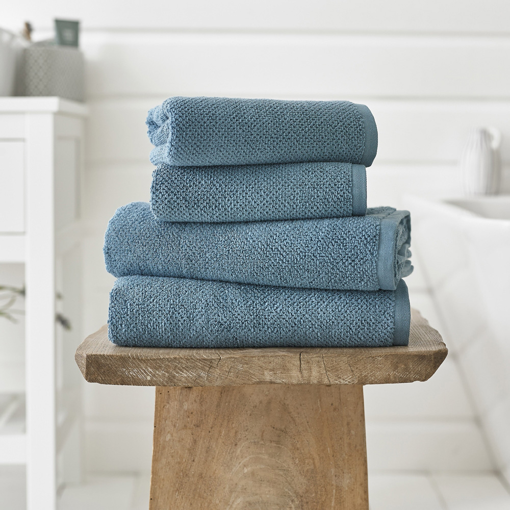 Deyongs Romeo Petrol Bath Sheet Image 2
