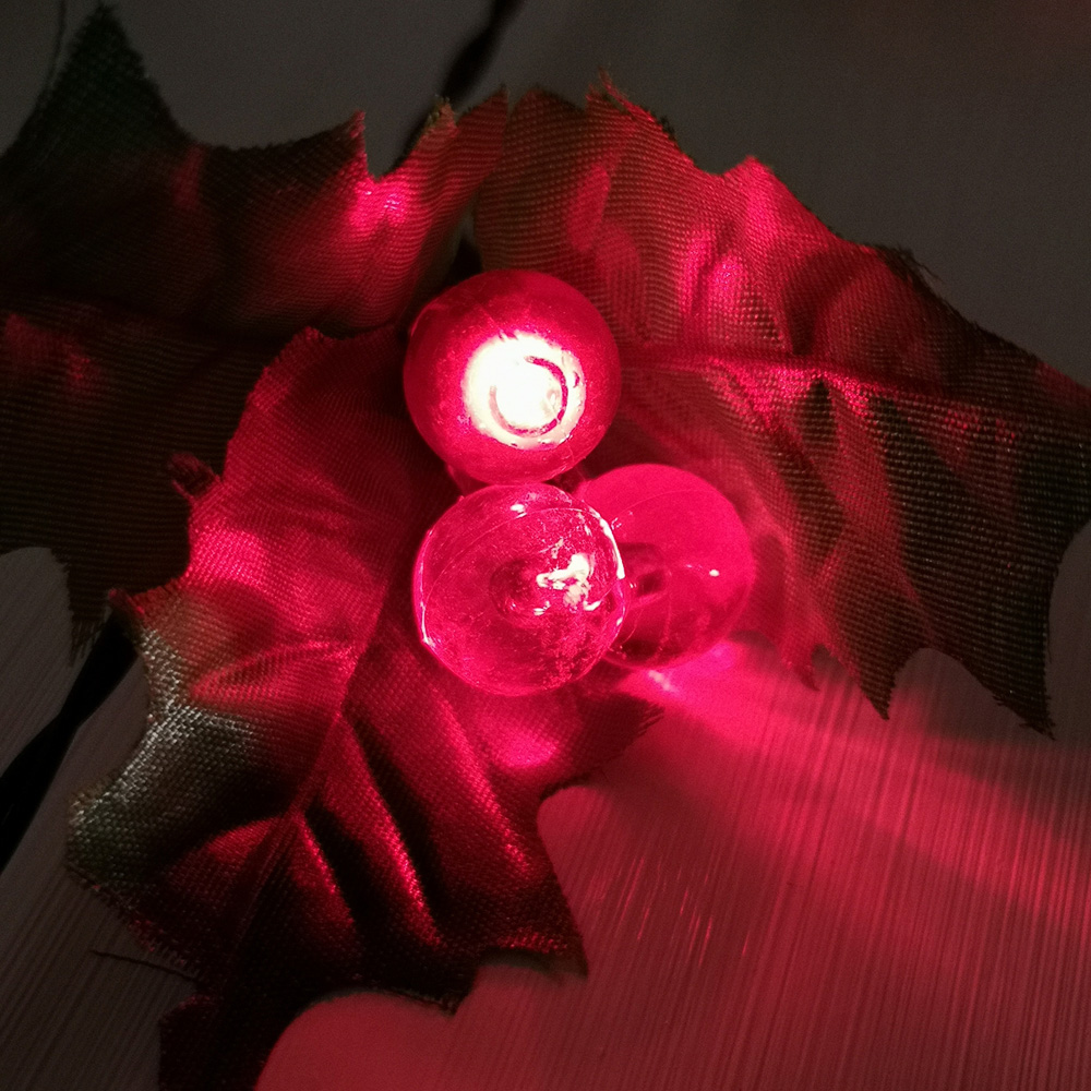 Samuel Alexander Christmas Wreath with Red Berry 360cm Image 1