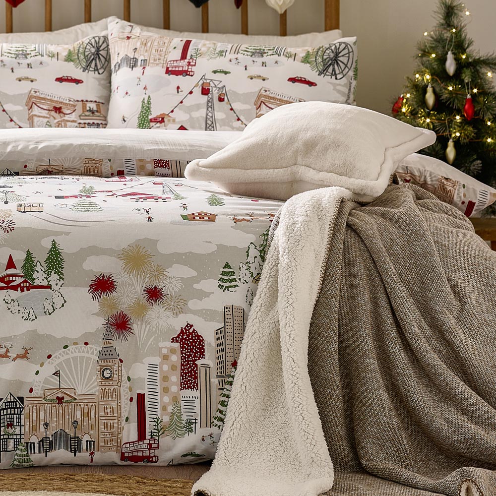 Furn Single Joy To All Printed Reversible Duvet Set Image 3