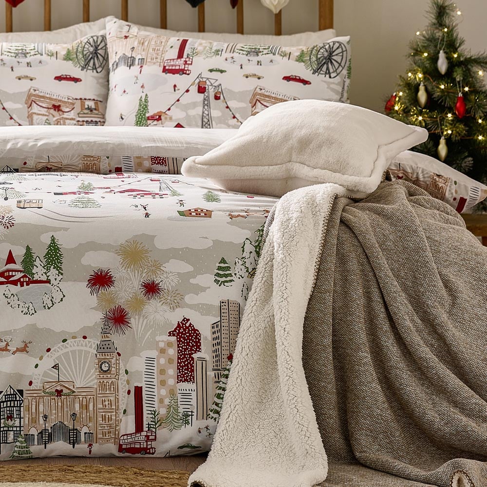 Furn Double Joy To All Printed Reversible Duvet Set Image 3