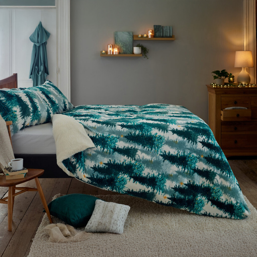 Deyongs Christmas Tree Double Fleece Duvet Set Image 2
