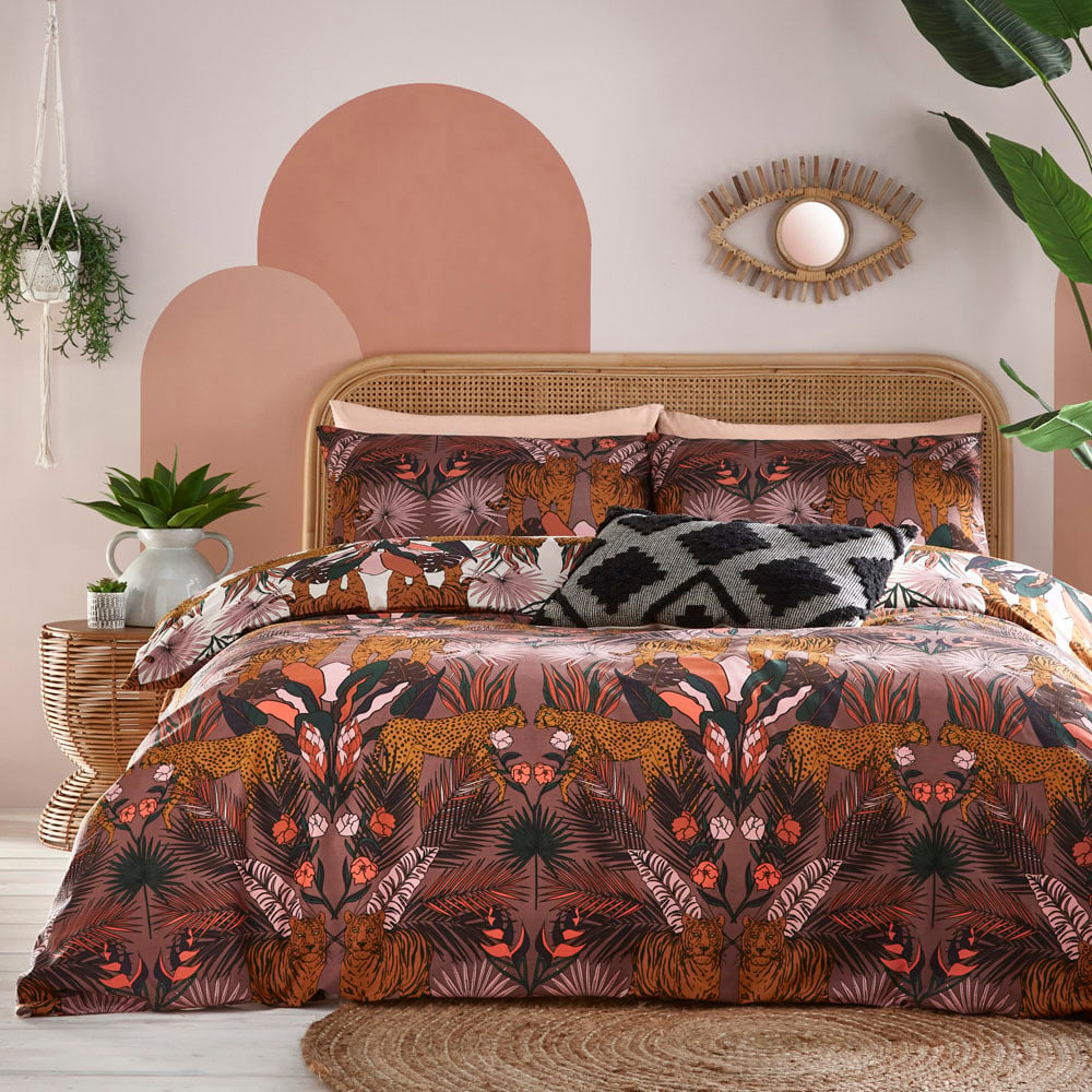 furn. Kaihalulu Single Cocoaberry Duvet Set Image 4