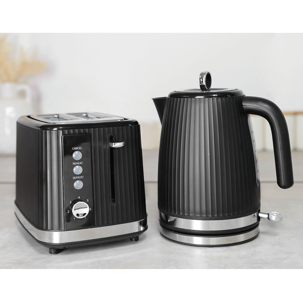 Contour Two Slot Plastic Toaster - Black Image 6
