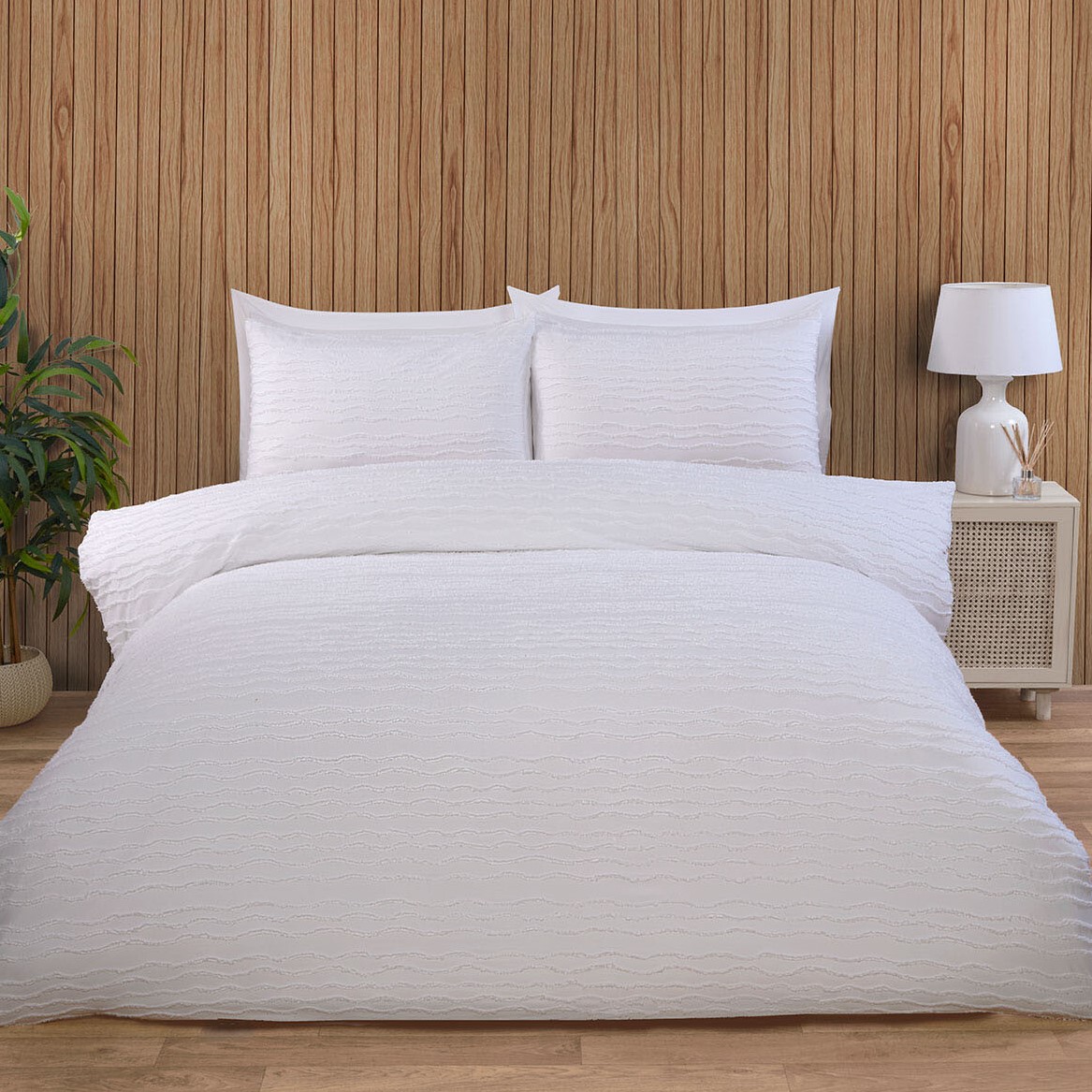 Marina Tufted Duvet Set - White / Superking Image 1
