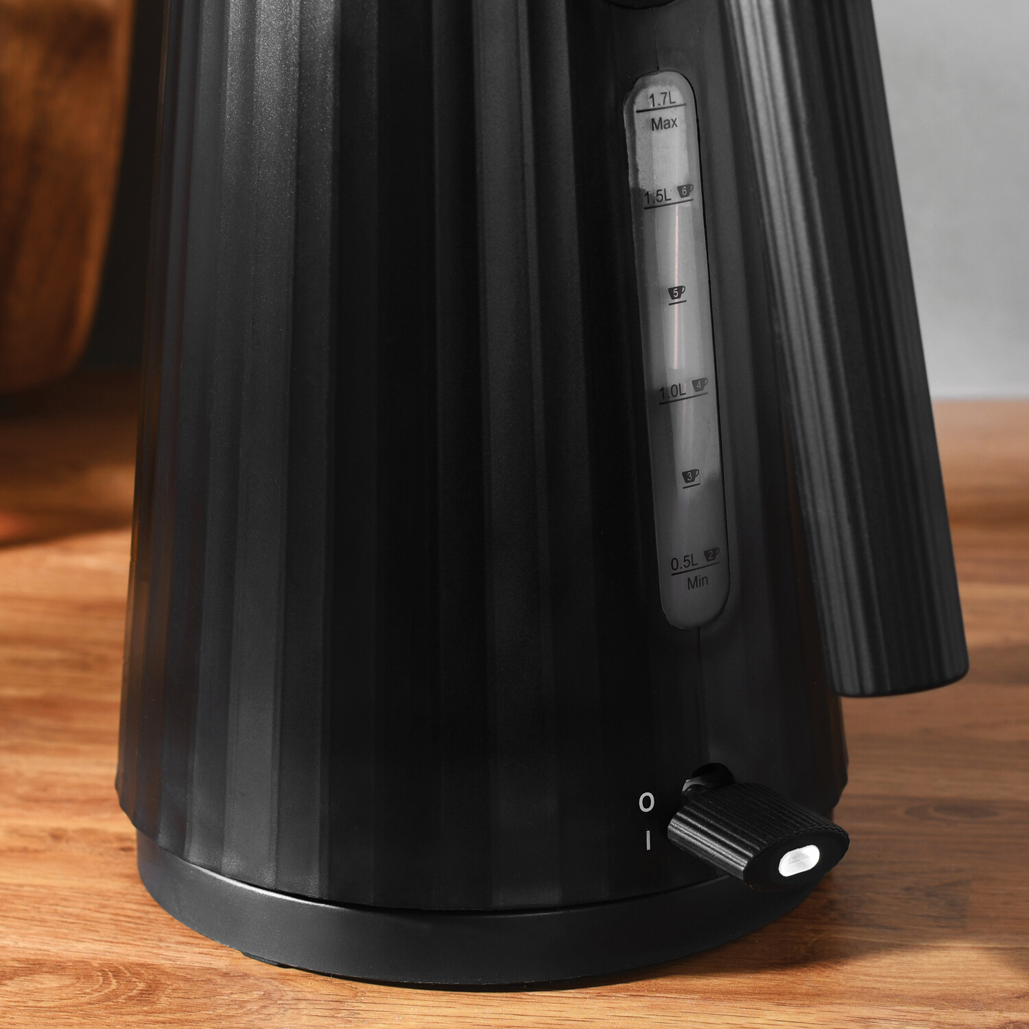 Kitchen Master Plastic Kettle 1.7L - Black Image 6