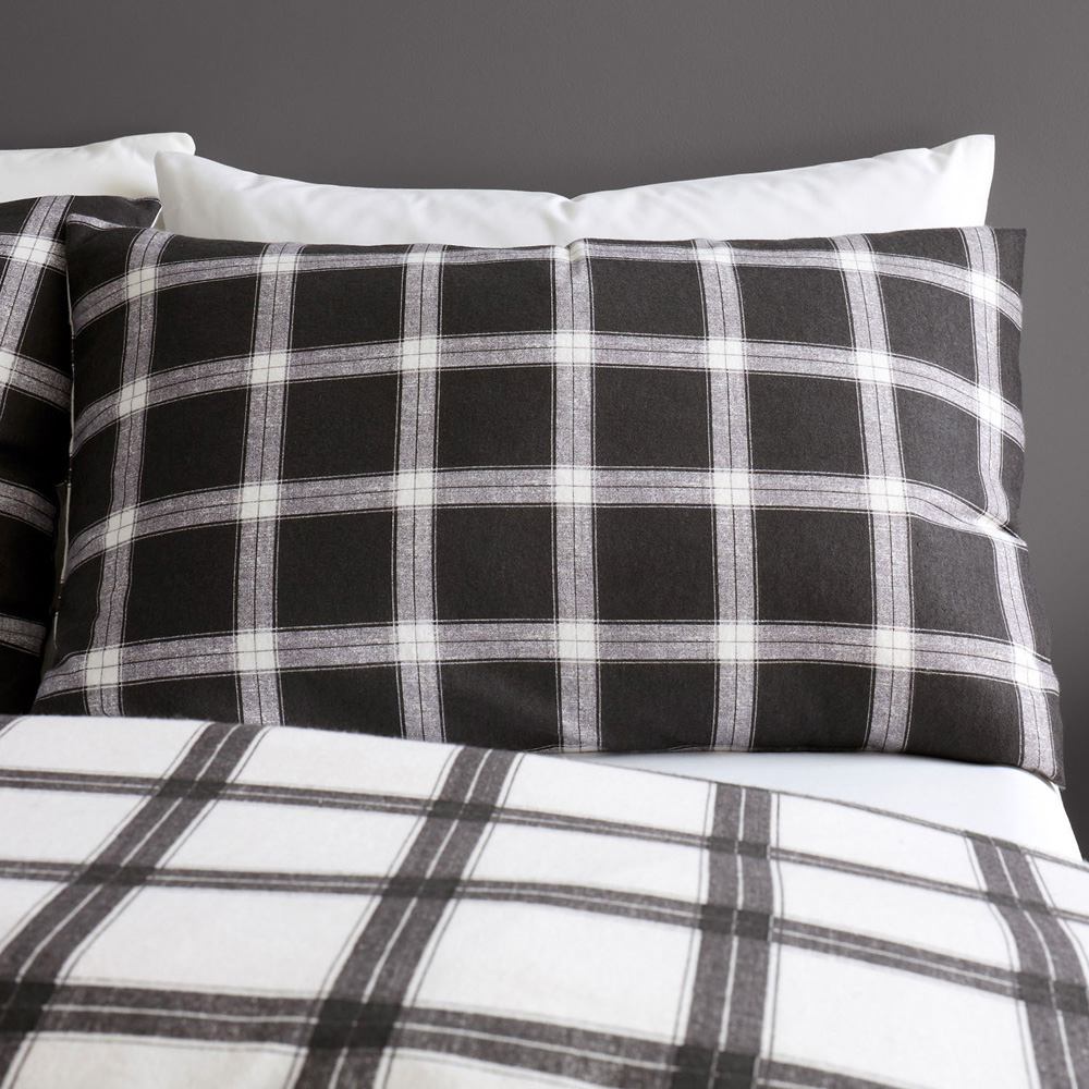 Finley Check Duvet Set Black Single Image 4