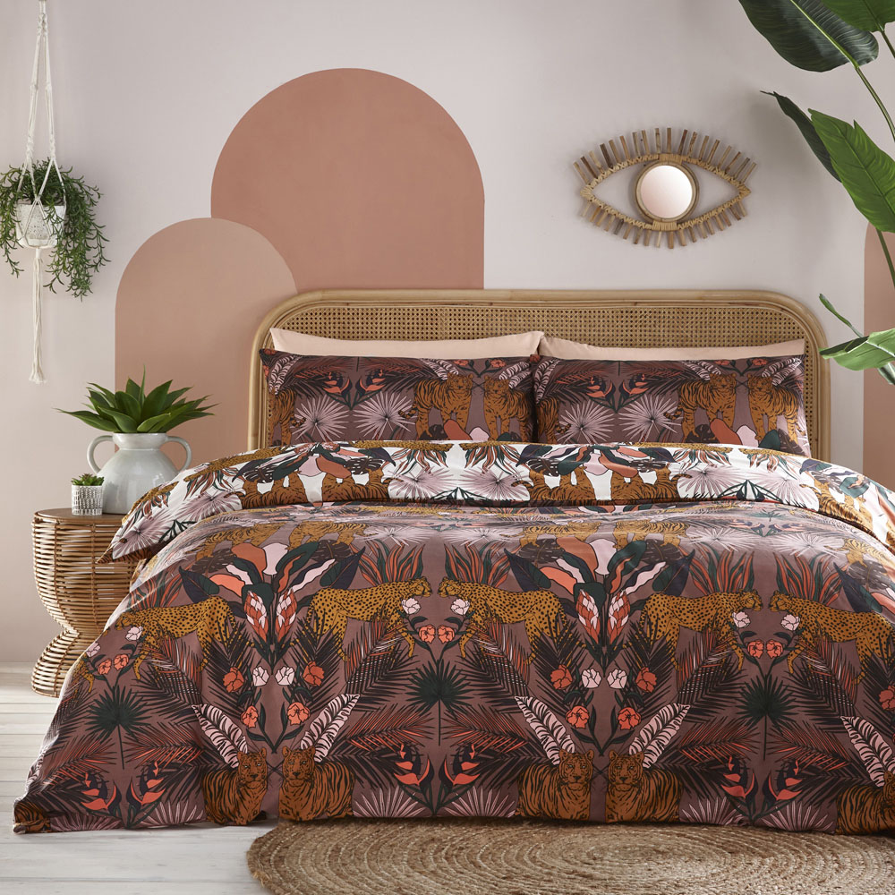 furn. Kaihalulu Single Cocoaberry Duvet Set Image 1