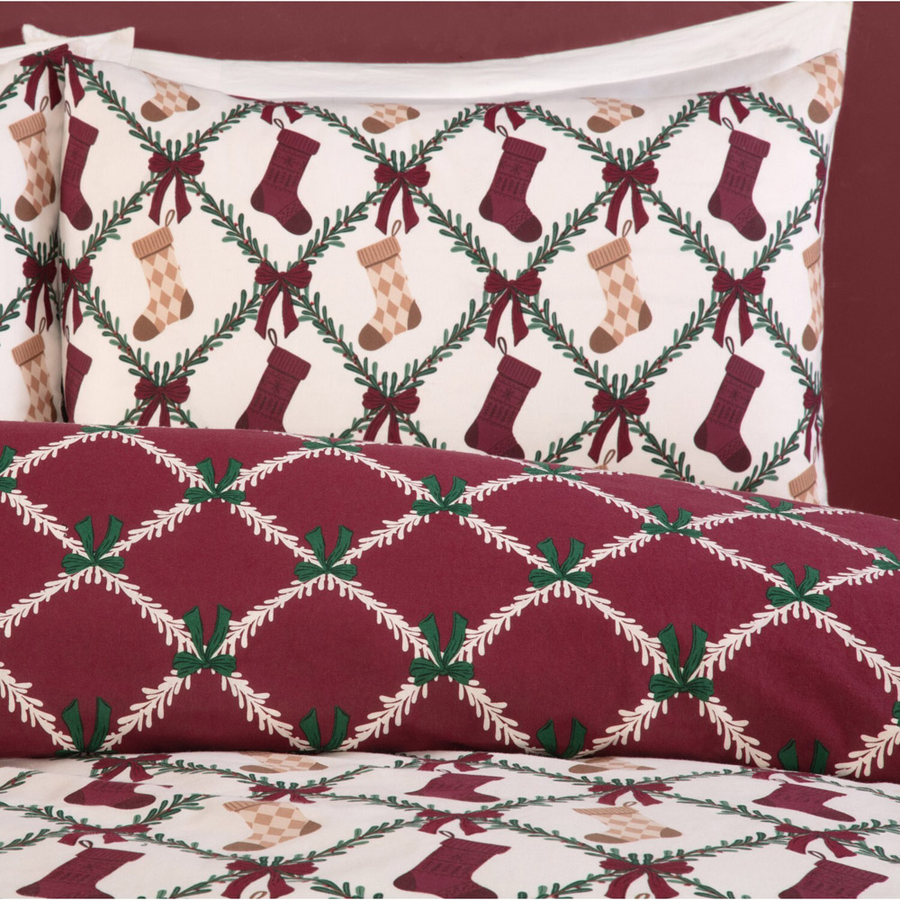 Christmas Stockings and Bows Duvet Set Superking Image 3