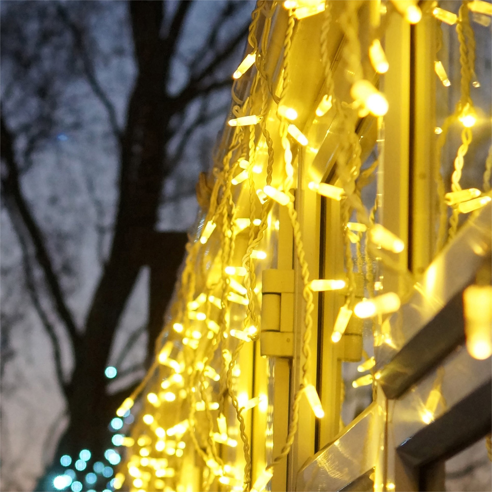 Eagle Connect 420 Warm White LED White Icicle Light 17m Image 1