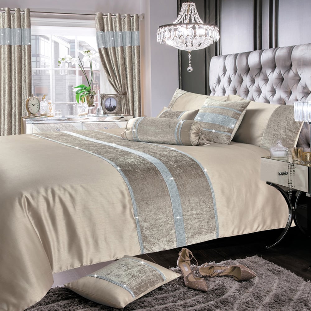 Intimates Topaz Super King Size Natural Crushed Velvet Duvet Set Image 1