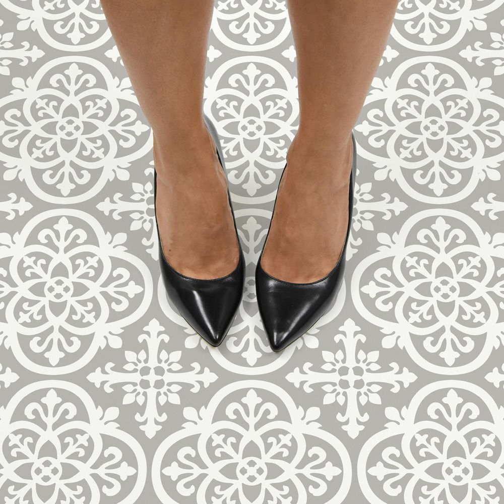 Floorpops Medina Light Grey and White Peel and Stick Floor Tile 30.48 x 30.48cm 10 Pack Image 5
