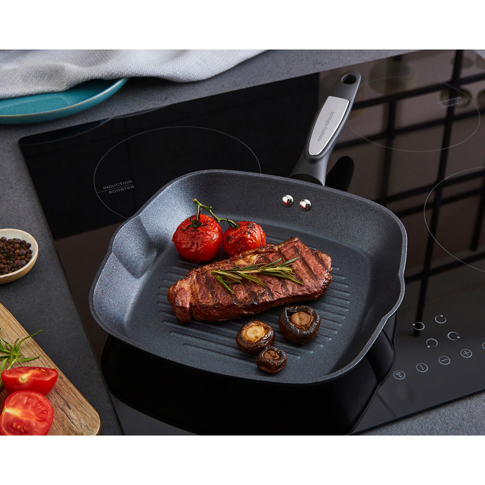 Morphy Richards 26cm Black Graphite Forged Aluminium Ceramica Square Grill Pan Image 5