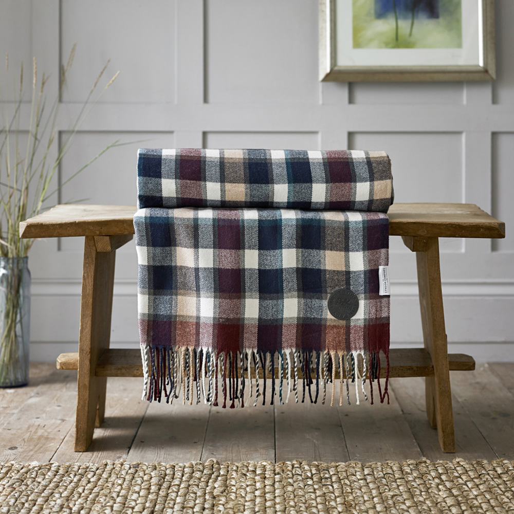 The Lyndon Company Artillery Tartan Acrylic Throw 140 x 185cm Image 2
