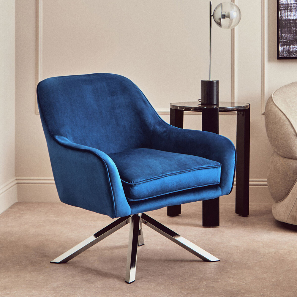 Premier Housewares Avery Midnight Blue Velvet Swivel Accent Chair Image 4