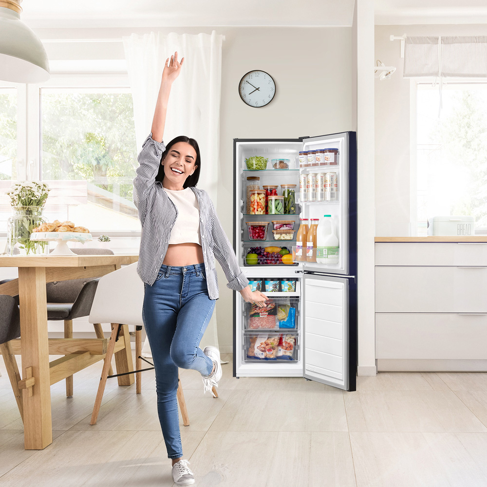 Comfee AJ0879 Black 174L Freestanding Fridge Freezer Image 2