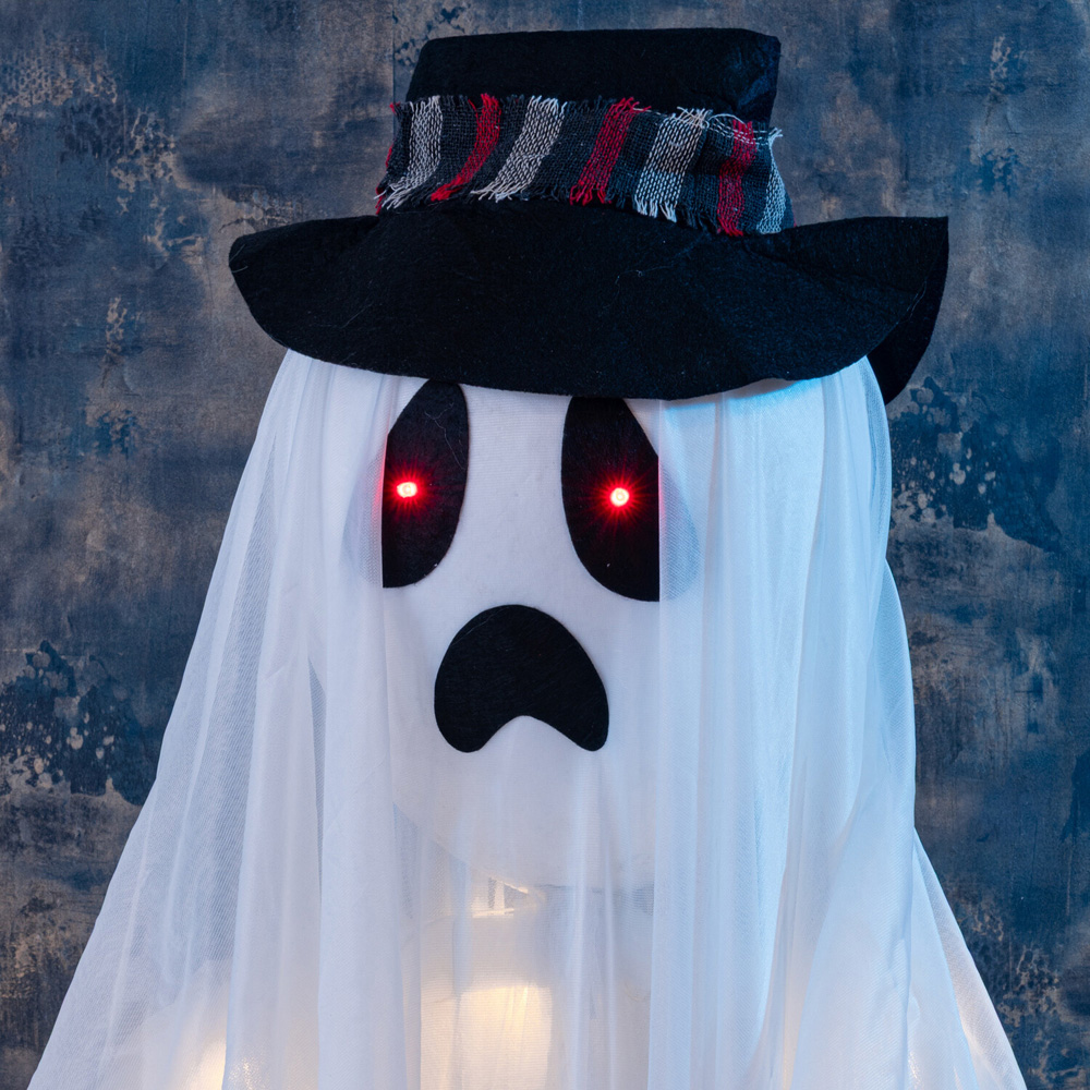 Standing Ghost Family Decoration White Image 9