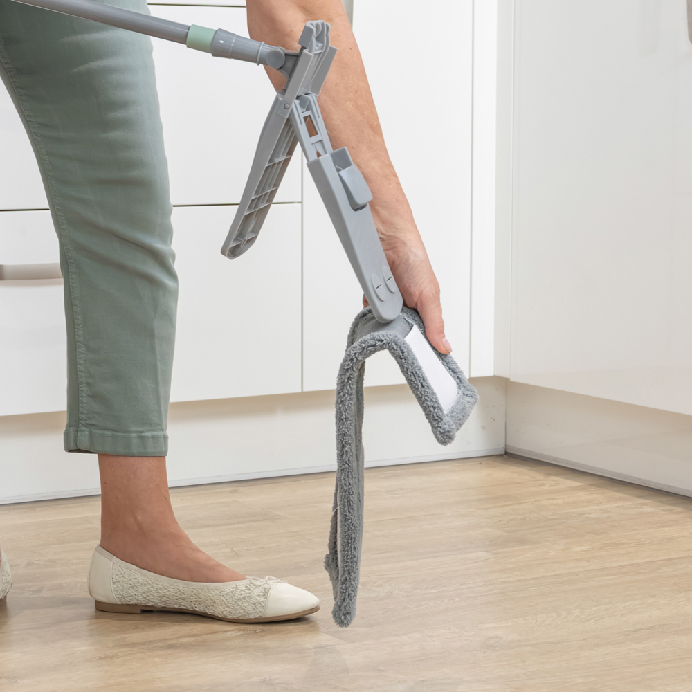 JVL Cleaning Grey Extendable Microfibre Mop Image 8