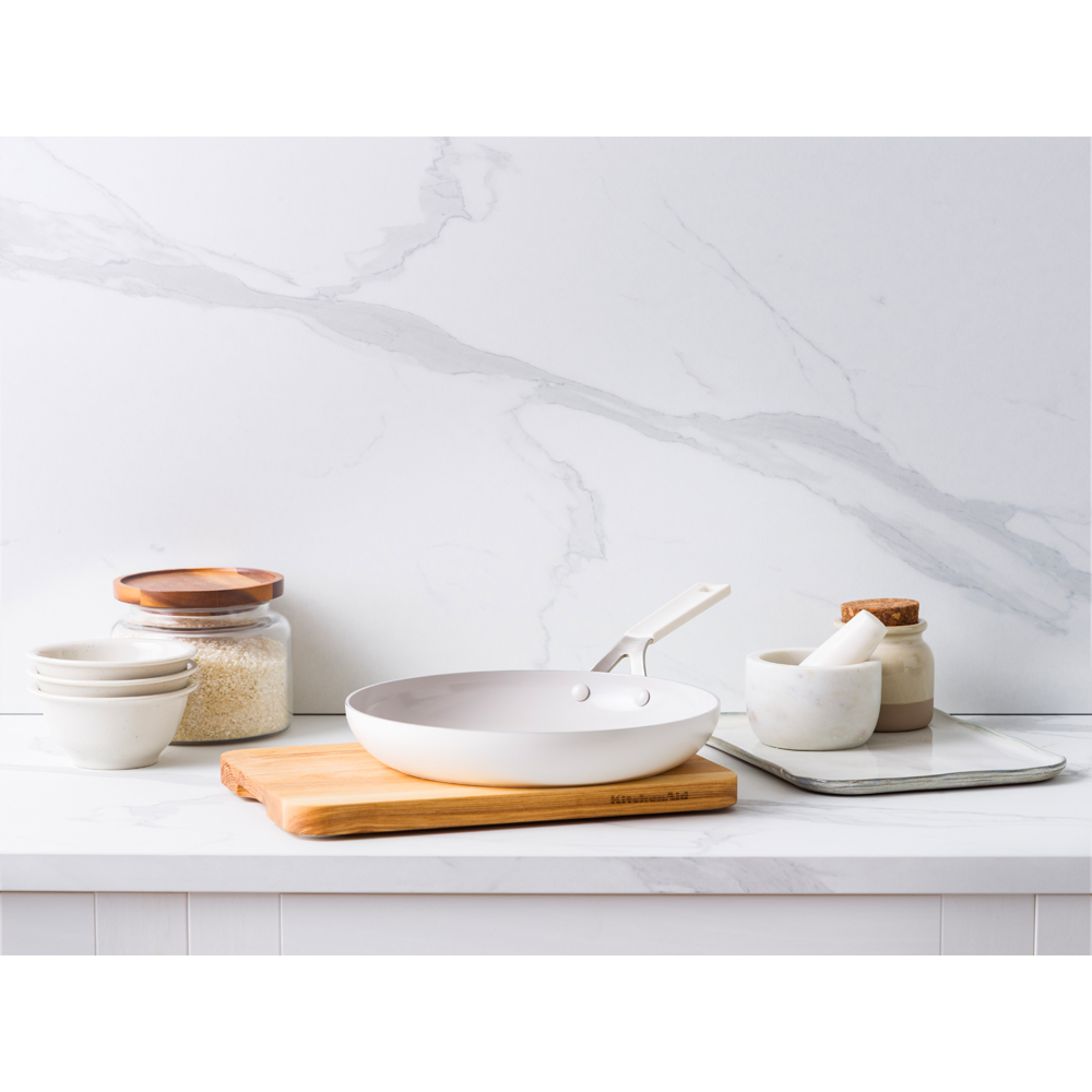 KitchenAid 28cm Porcelain White Coloured Aluminium Frying Pan Image 4