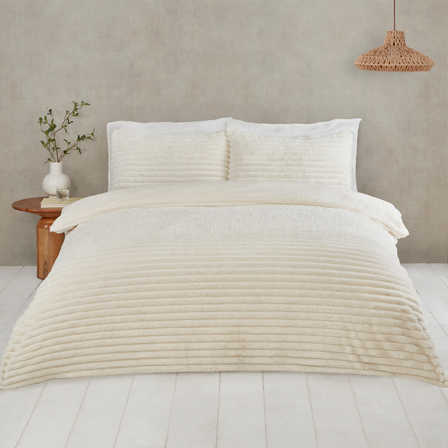 Colorado Faux Fur Duvet Set Ivory Single Image 1