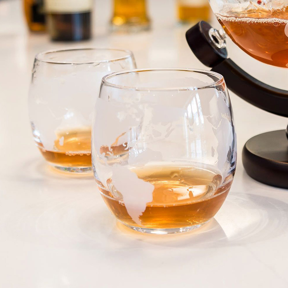 Ingenious Globe Decanter with 2 Glass Set Image 4